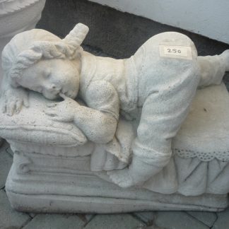 Fetiță pe pătuț-cod- S 11-patiant/alb