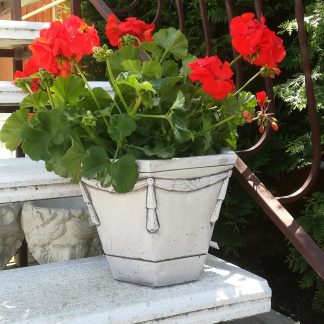 Ghiveci hexagon -cod G 26- patinat/alb